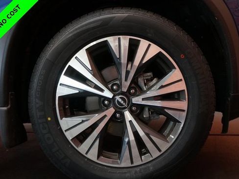 Used 2023 Nissan Rogue SV image 88