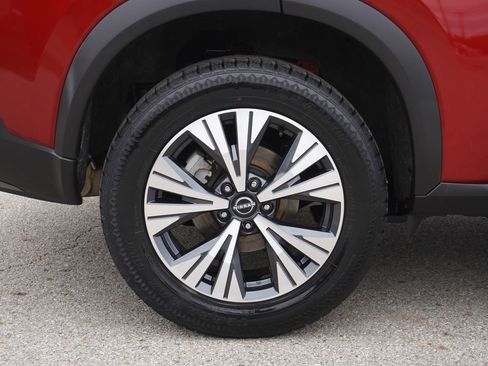 Used 2023 Nissan Rogue SV AWD/4WD image 12