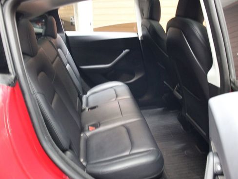 Used 2023 Tesla Model Y Performance image 27