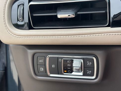 Used 2023 Lincoln Aviator Grand Touring w/ Equipment Group 301A AWD/4WD image 22