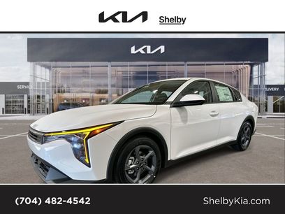 New 2025 Kia K4 LXS