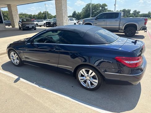 Used 2012 Mercedes-Benz E 350 Cabriolet image 2