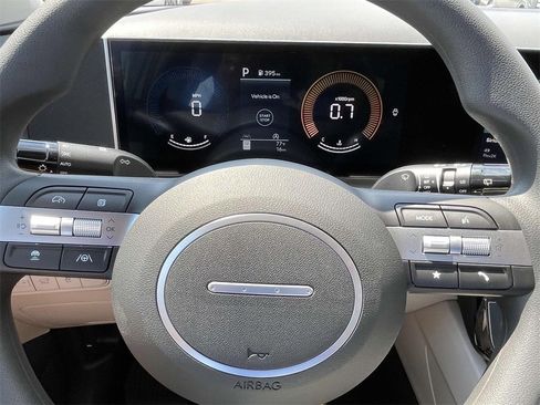 New 2026 Hyundai Tucson SEL image 18