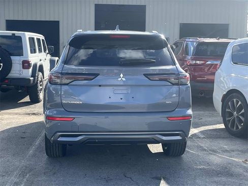 New 2025 Mitsubishi Outlander SEL image 5