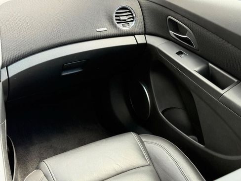 Used 2011 Chevrolet Cruze LTZ FWD image 14