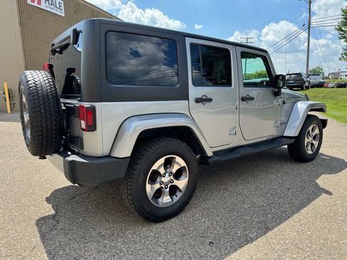 Used 2016 Jeep Wrangler Unlimited Sahara w/ Dual Top Group image 10