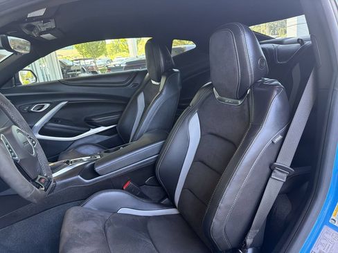Certified 2022 Chevrolet Camaro SS RWD image 19