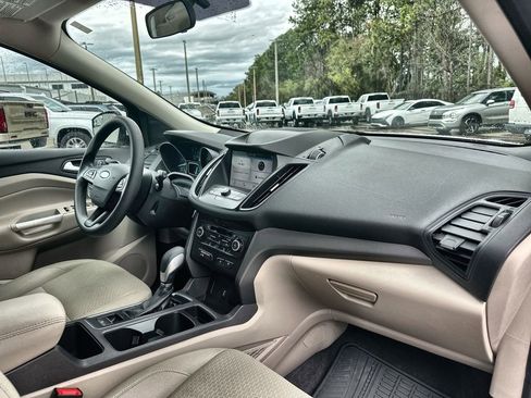 Used 2019 Ford Escape SE image 27