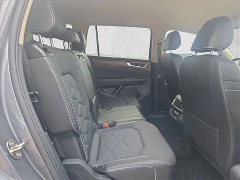 Used 2025 Volkswagen Atlas SE image 18