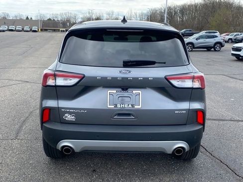 Used 2022 Ford Escape Titanium AWD/4WD image 4