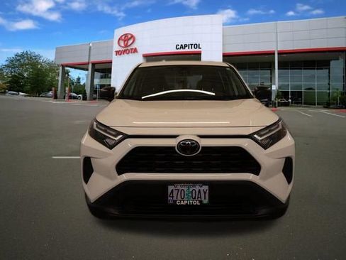 Used 2023 Toyota RAV4 LE AWD/4WD image 6