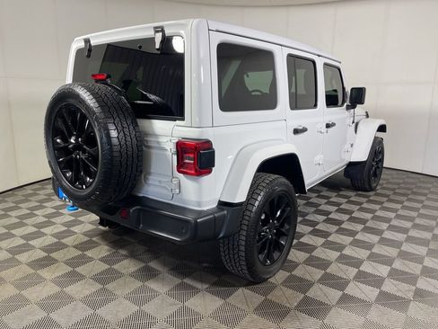Used 2022 Jeep Wrangler Unlimited Sahara w/ Cold Weather Group image 7