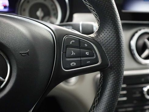Used 2017 Mercedes-Benz GLA 250 image 25