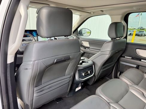 Certified 2025 Ford Expedition Active AWD/4WD image 14