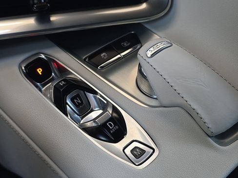 Used 2023 Chevrolet Corvette Stingray Preferred Cpe w/ Z51 Performance Package RWD image 19