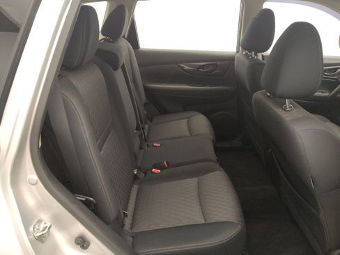 Used 2020 Nissan Rogue S image 19