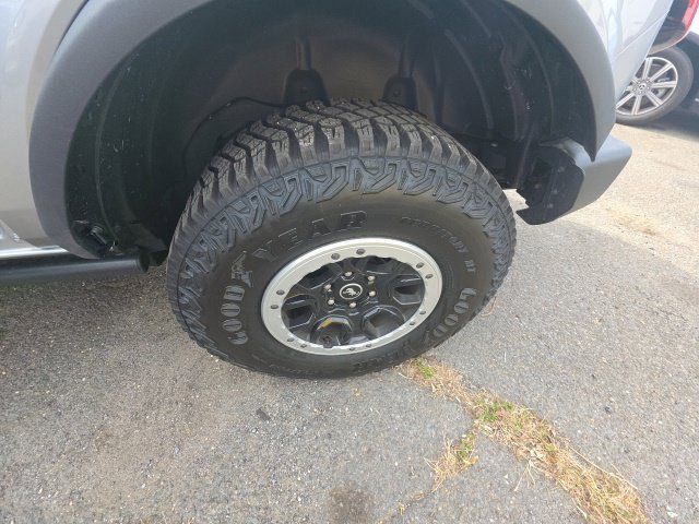 Used 2024 Ford Bronco Big Bend w/ Sasquatch Package AWD/4WD image 5