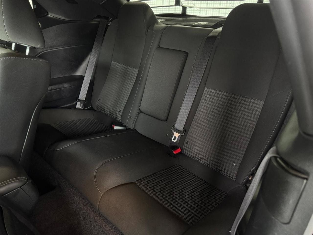Used 2018 Dodge Challenger R/T Scat Pack w/ Driver Convenience Group RWD image 6