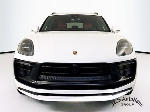 Used 2025 Porsche Macan GTS AWD/4WD image 2
