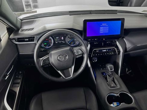 Used 2024 Toyota Venza XLE image 22