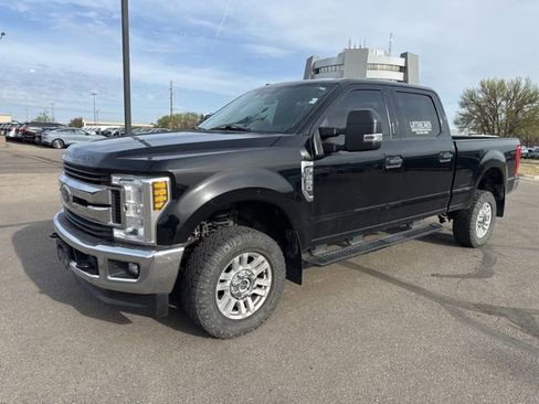 Used 2018 Ford F250 XLT w/ XLT Value Package AWD/4WD image 6