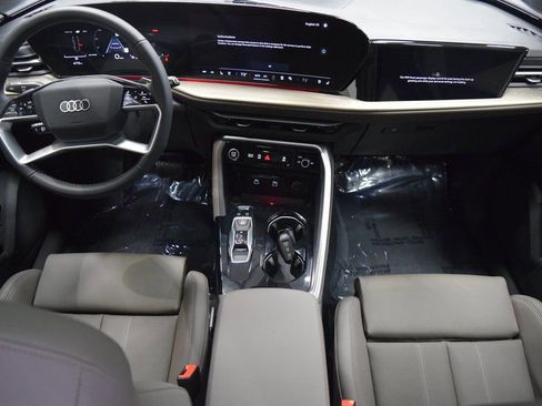 New 2025 Audi Q5 Prestige image 8