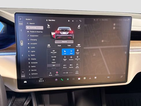 Used 2023 Tesla Model X image 22