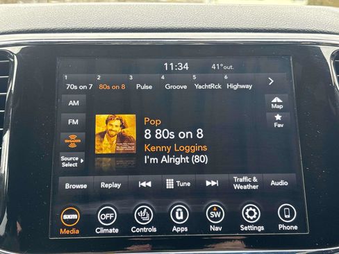 Used 2022 Jeep Grand Cherokee Laredo X image 16