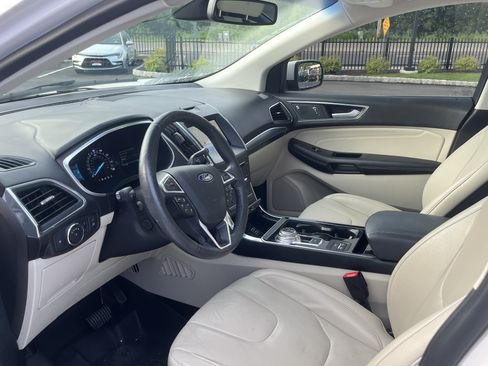 Used 2019 Ford Edge Titanium w/ Equipment Group 301A AWD/4WD image 5