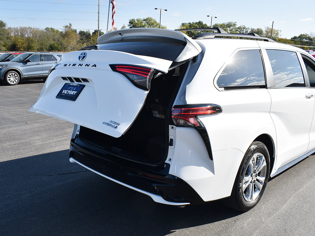 Used 2023 Toyota Sienna XSE w/ XSE Plus Package AWD/4WD image 36