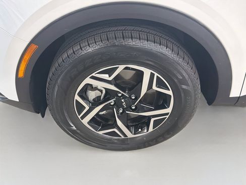 Used 2024 Kia Sportage LX AWD/4WD image 11