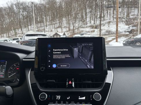 Used 2025 Toyota Corolla LE image 21