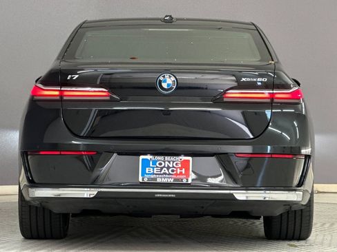 Certified 2023 BMW i7 xDrive60 AWD/4WD image 9