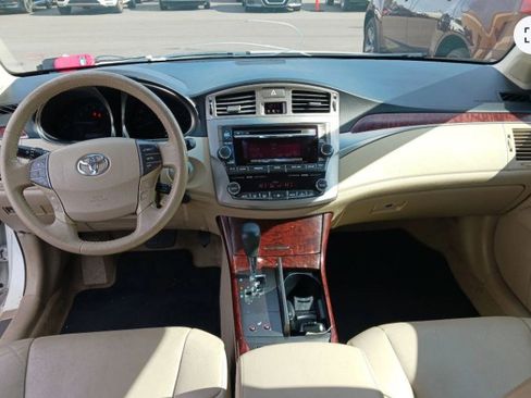 Used 2011 Toyota Avalon BASE image 5