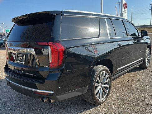 Used 2022 GMC Yukon XL Denali image 3