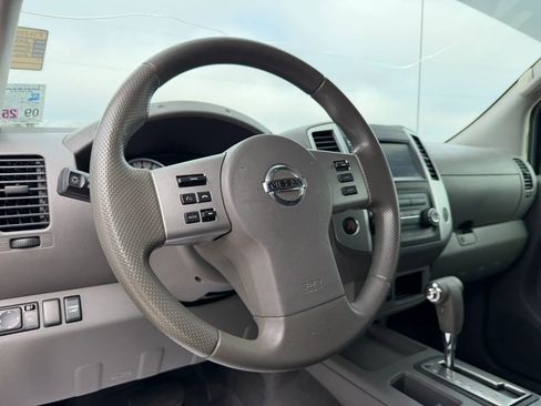 Used 2019 Nissan Frontier Desert Runner image 12