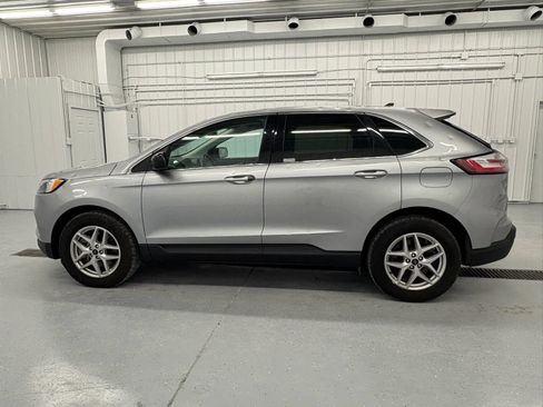 Used 2024 Ford Edge SEL AWD/4WD image 9