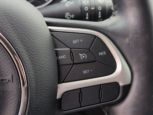 Used 2018 Jeep Compass Sport w/ Cold Weather Group AWD/4WD image 28