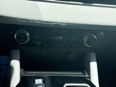New 2026 Mitsubishi Outlander SE AWD/4WD image 16