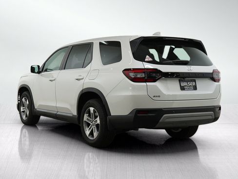 Used 2024 Honda Pilot EX-L image 3