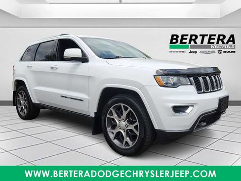 Certified 2018 Jeep Grand Cherokee Limited AWD/4WD image 1