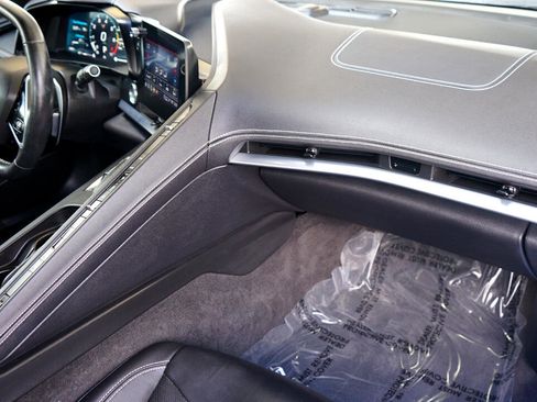 Used 2023 Chevrolet Corvette Stingray Coupe w/ Z51 Performance Package image 11