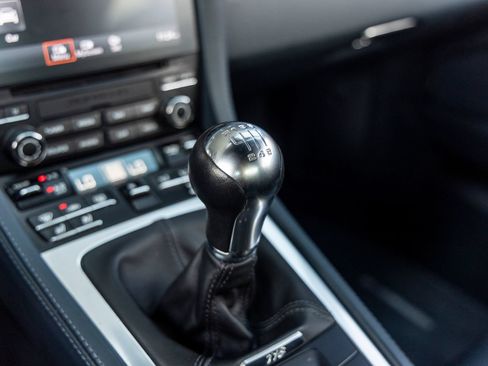 Certified 2024 Porsche 718 Cayman RWD image 32