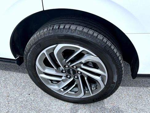Used 2025 Lincoln Navigator Reserve AWD/4WD image 24