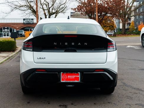New 2026 Nissan Leaf image 5