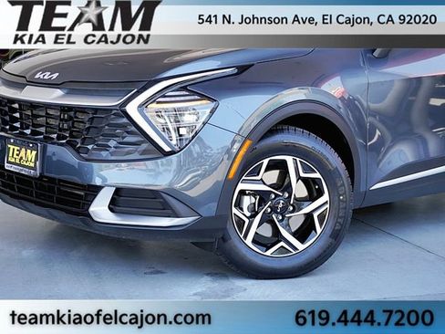 Certified 2025 Kia Sportage LX FWD image 3