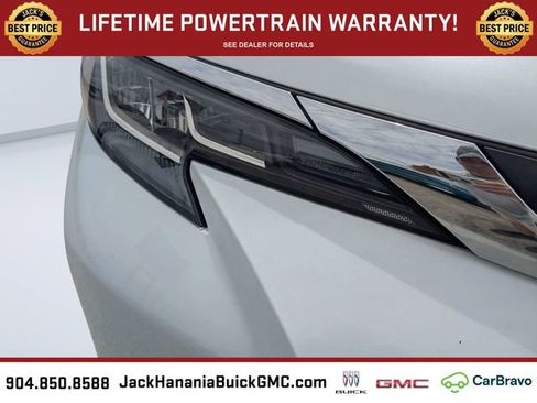 Used 2022 Toyota Sienna XLE FWD image 9