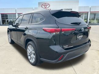 Used 2023 Toyota Highlander Limited AWD/4WD video 3