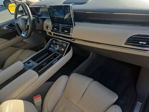 Used 2023 Lincoln Navigator L Reserve image 12