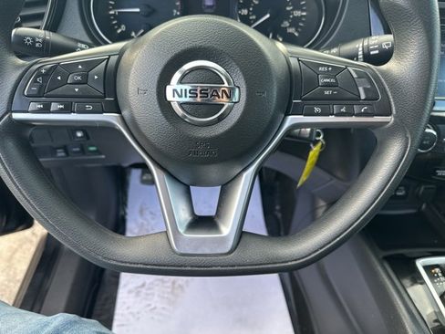 Used 2018 Nissan Rogue S image 8